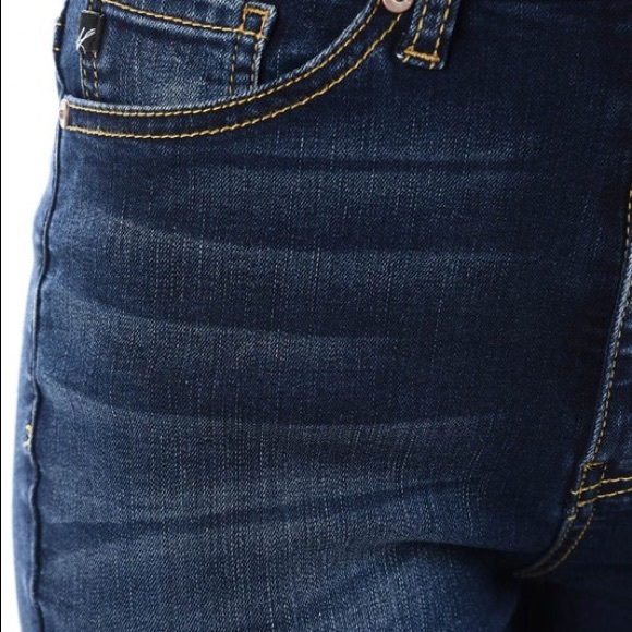 Highwaist Premium Denim - Picture 2 of 2